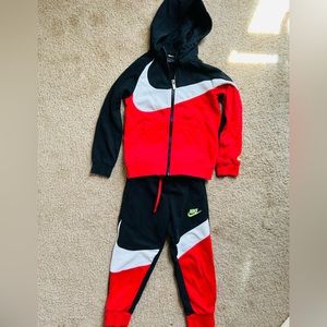 Nike light sweatshirt sets size 5T